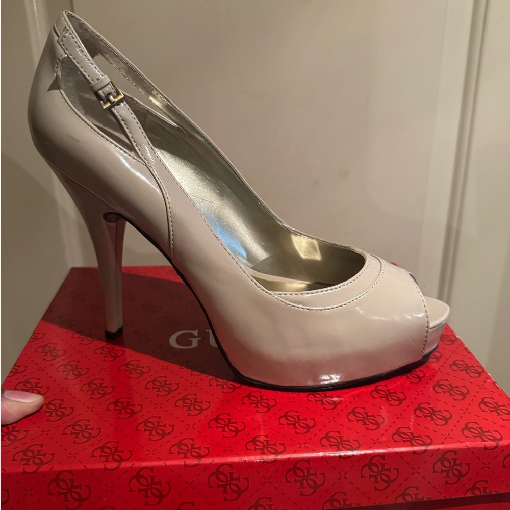 Guess Cream Peep-Toe Heels
